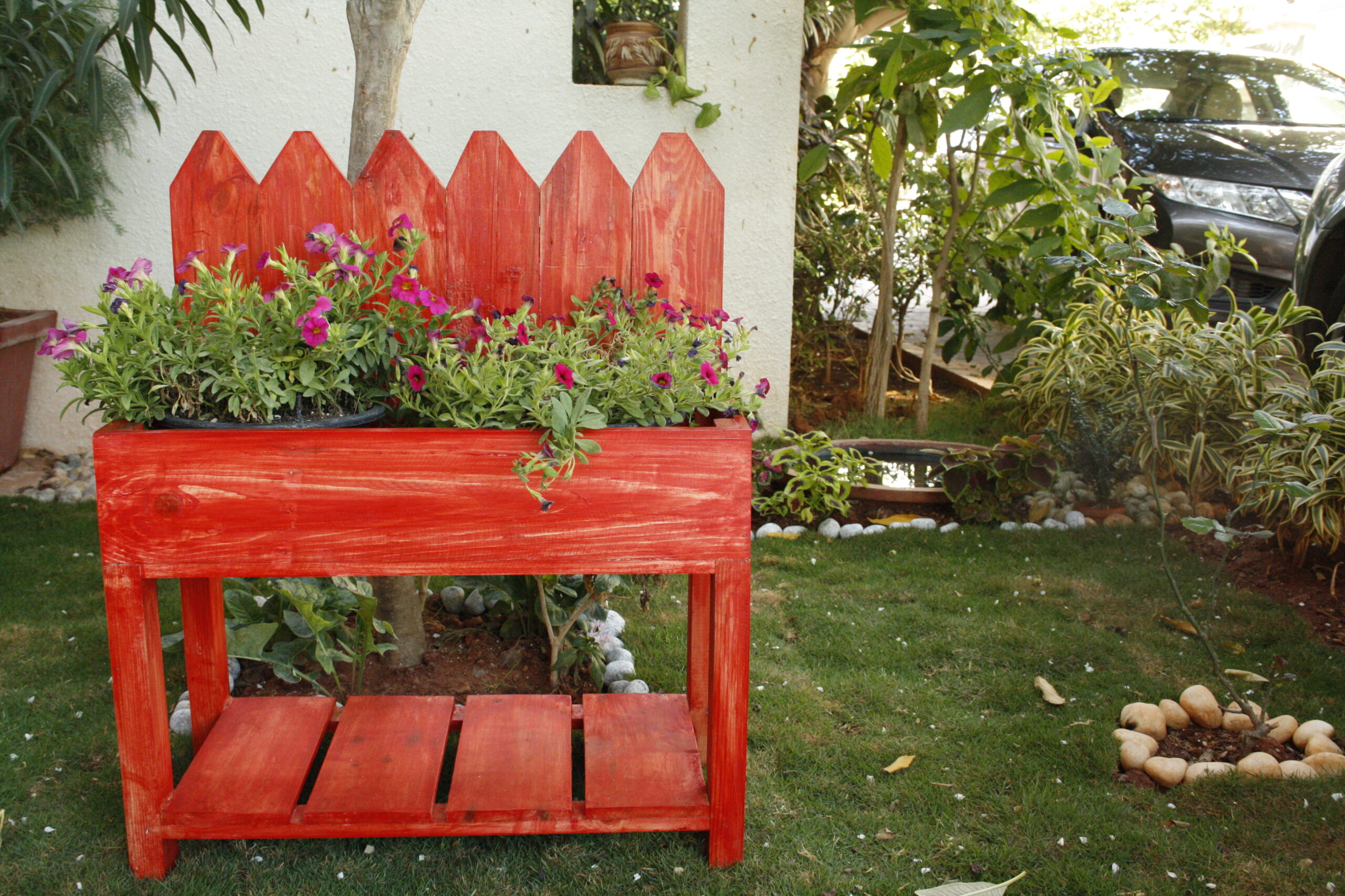 Solid wood planter